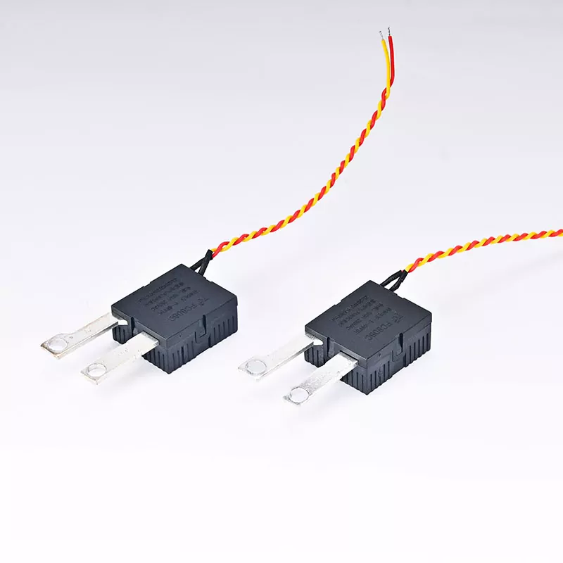 Trójfazowy przekaźnik zatrzaskowy 100A do montażu na ścianie Trójfazowy przekaźnik zatrzaskowy 100A do montażu na ścianie