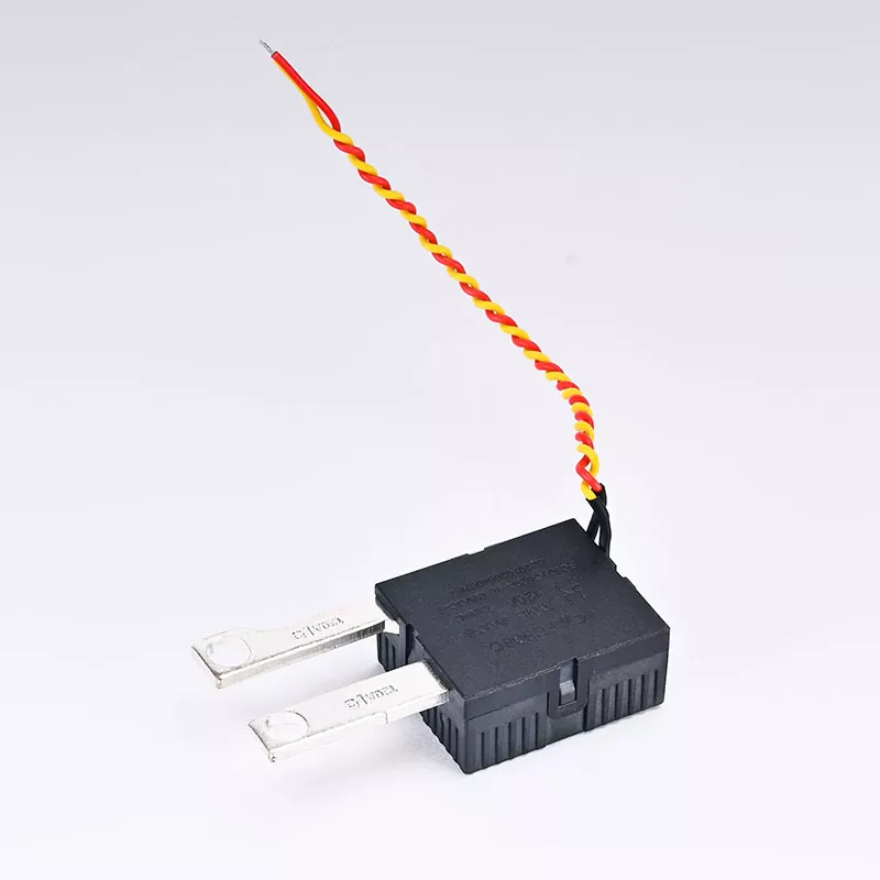 Trójfazowy przekaźnik zatrzaskowy 120A do montażu na ścianie Trójfazowy przekaźnik zatrzaskowy 120A do montażu na ścianie