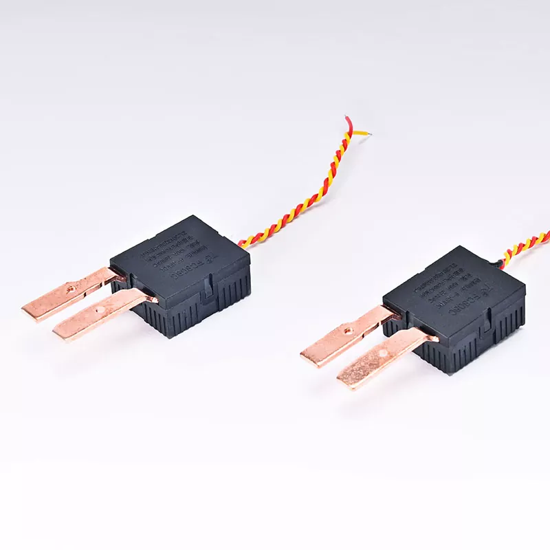 Trójfazowy przekaźnik zatrzaskowy 7P typu szynowego